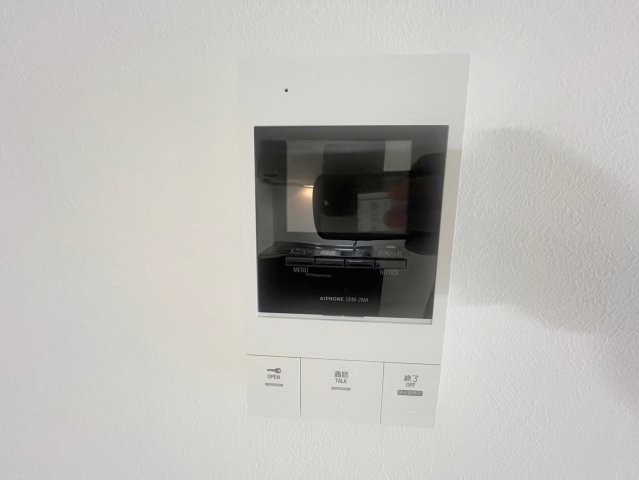 セキュリティ　TVモニターホンで来客が誰か確認してから開けて下さいね