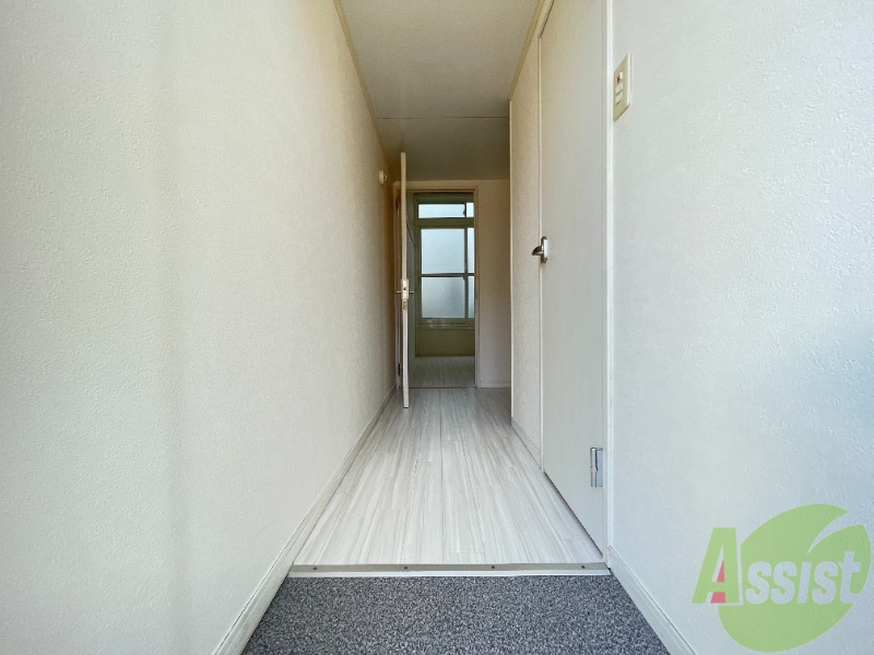 玄関　玄関からの様子を撮影してみました。動線になります。