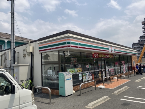 コンビニ　セブンイレブン大浦３丁目店（コンビニ）まで40m