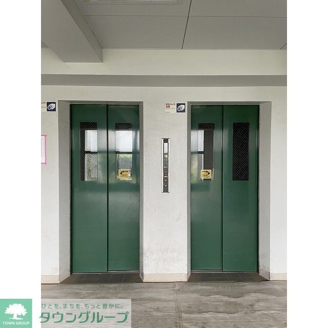 ロビー　エレベーター