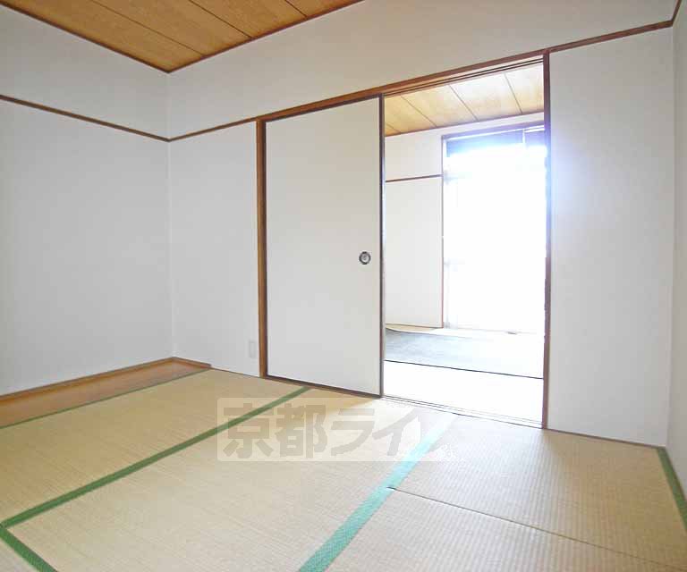 居室・リビング　広々とした室内です。