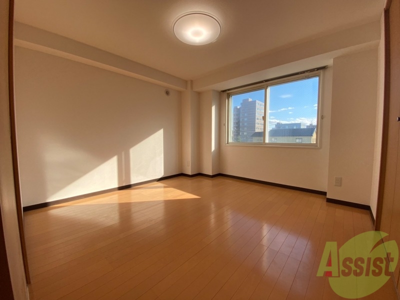 その他部屋・スペース　こちらが寝室です。部屋の使い分けができて便利ですね。