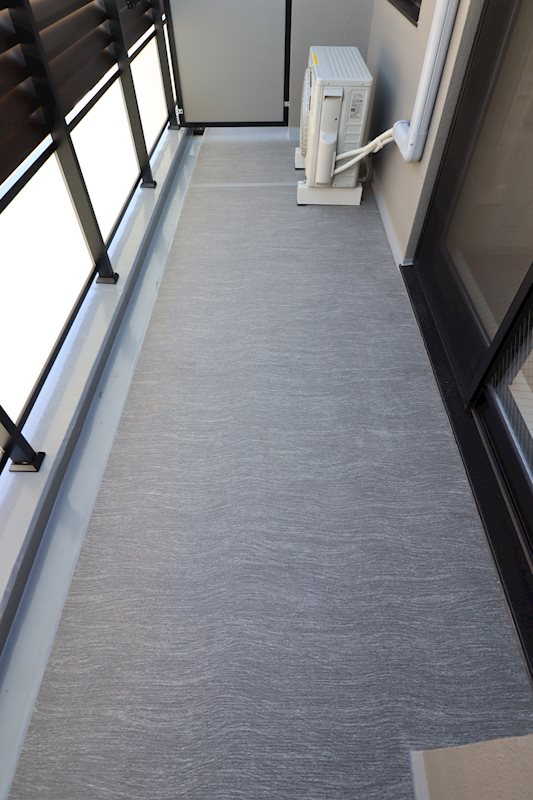 バルコニー　暖かな日差しのふりそそぐバルコニー♪