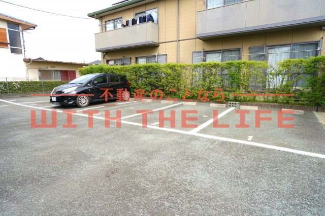 駐車場　駐車場に車を止められます