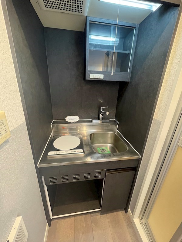 キッチン　お手入れのしやすいIHコンロ付きキッチン。自炊の時間を大切に