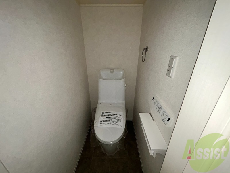 トイレ　トイレは温水洗浄便座なので快適にお使いいただけます。