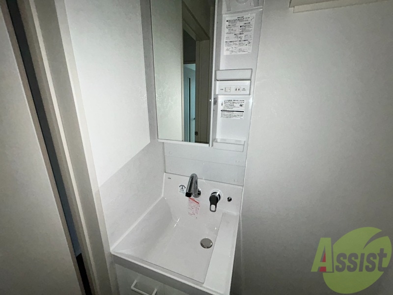 洗面設備　独立洗面台で朝の身支度も快適にすることが出来ます。