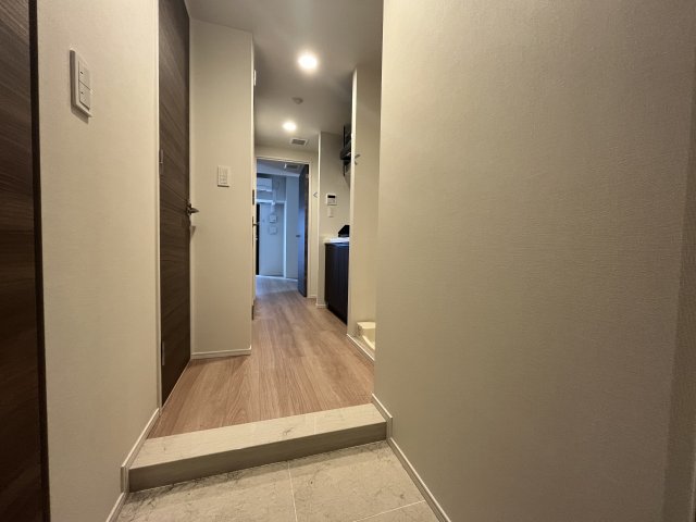 玄関　※別部屋参考写真