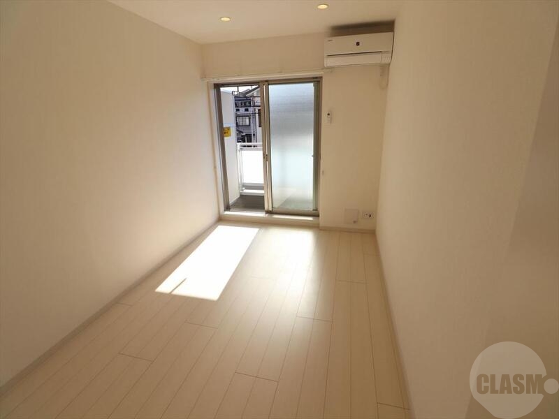 居室・リビング　６．９帖の洋室です