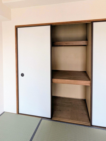 収納　押入