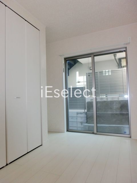 居室・リビング　２面採光のお部屋です