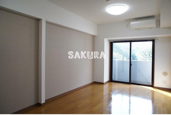 居室・リビング　使いやすい形の為、レイアウトを楽しめます♪