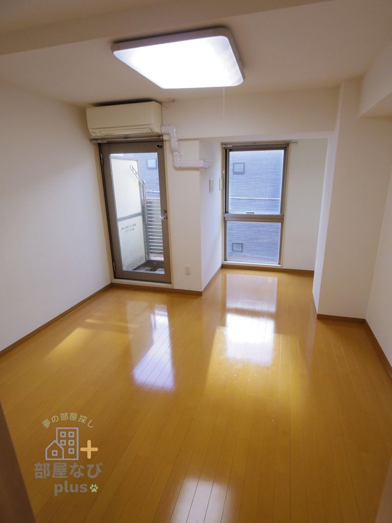 居室・リビング　※他号室写真です