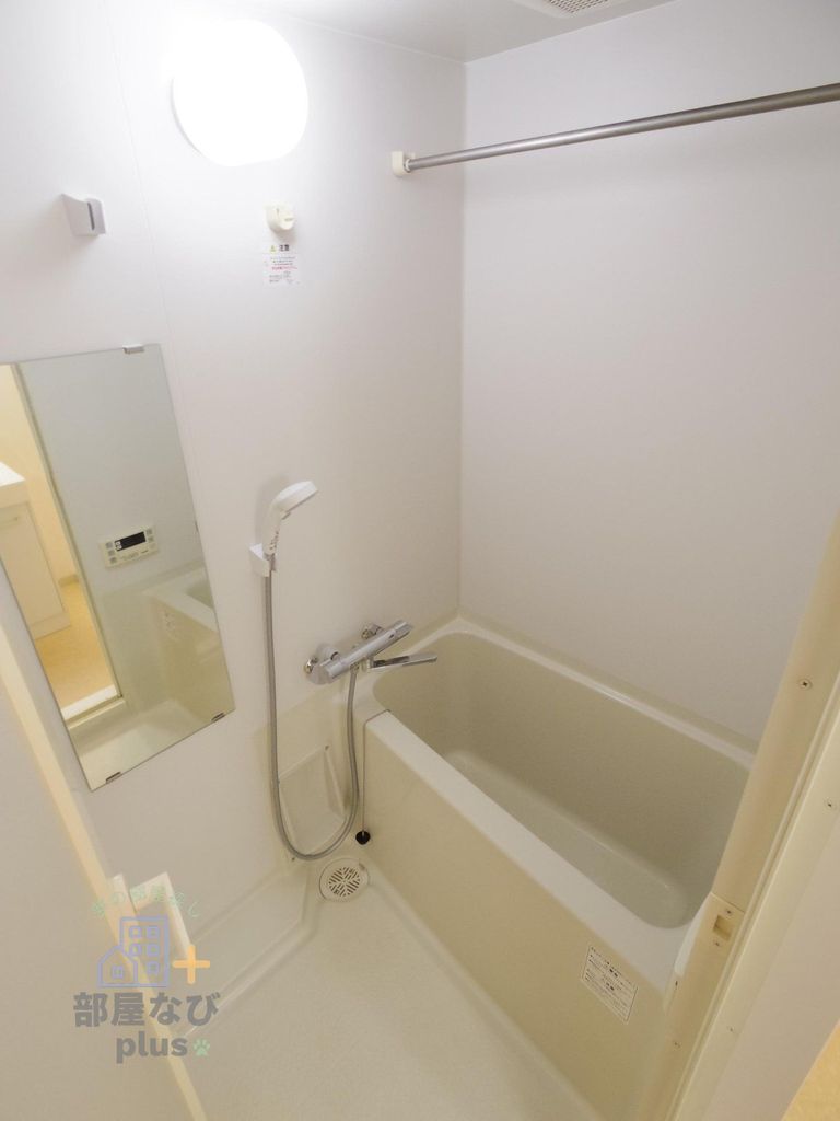 バス・シャワールーム　※他号室写真です
