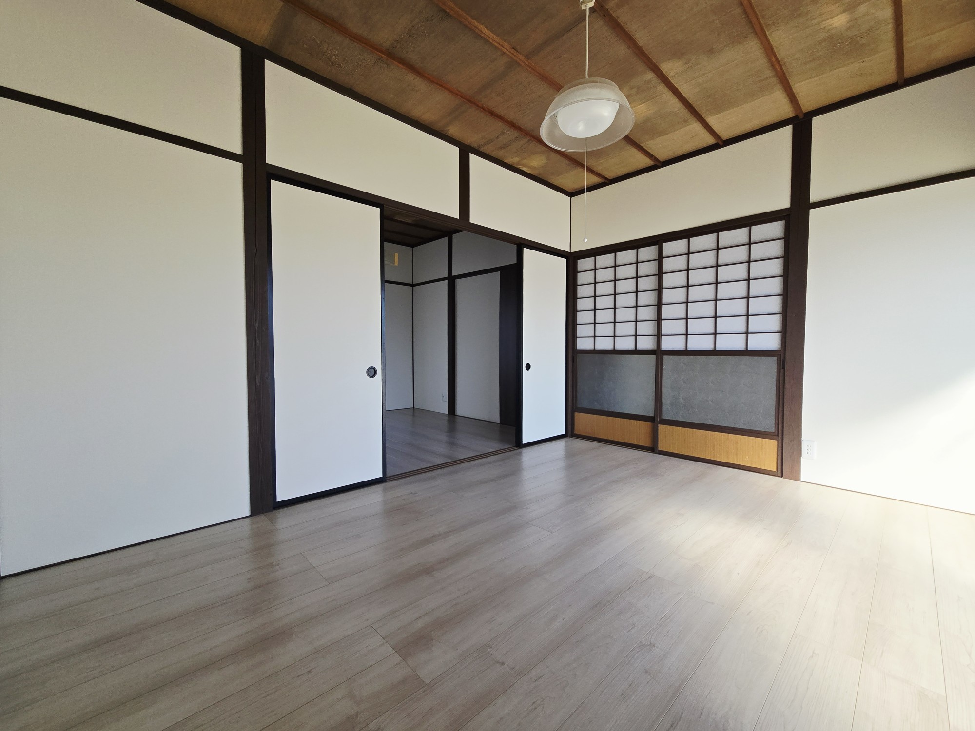 金屋住宅の居間写真