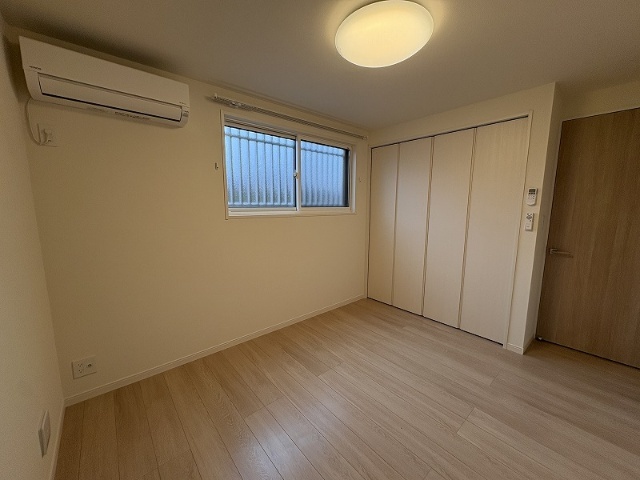 その他部屋・スペース　南側洋室です