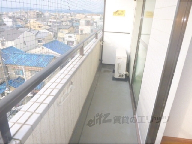 バルコニー　広くて日当たり良好！