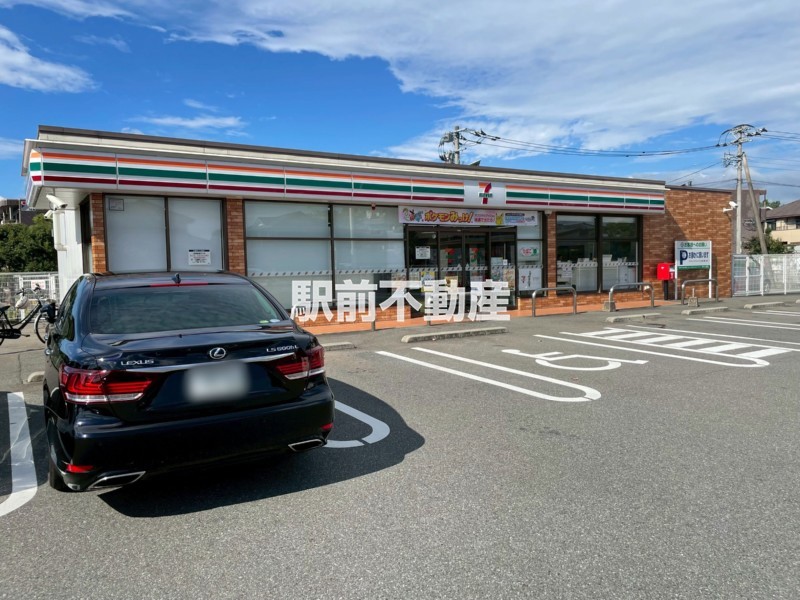 コンビニ　セブンイレブン鳥栖曽根崎町店（コンビニ）まで1000m