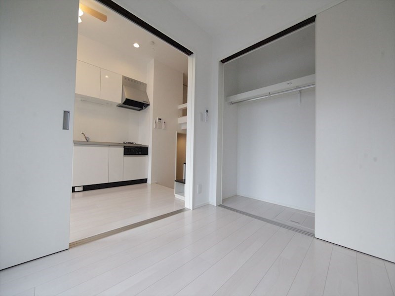 その他部屋・スペース　洋室3.7帖　クローゼット付（収納充実してます）　同仕様写真