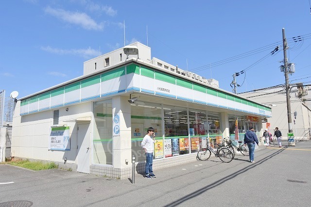 コンビニ　ファミリーマート　小松変電所前（コンビニ）まで142m