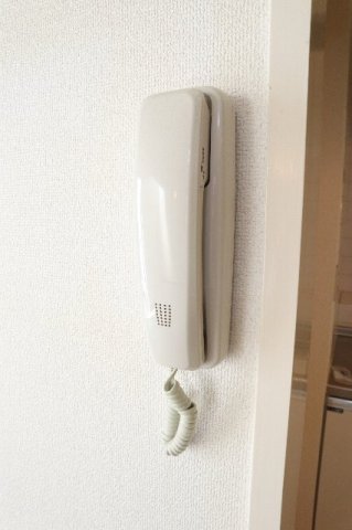 セキュリティ　インターホン付きで外の様子がわかります