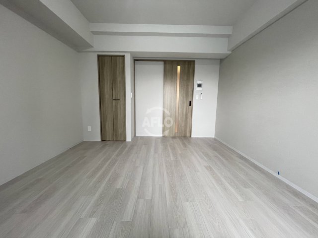 居室・リビング　Louis Residence 弁天町　洋室