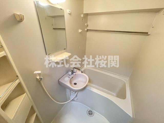 バス・シャワールーム　一日の疲れを癒すバスルーム