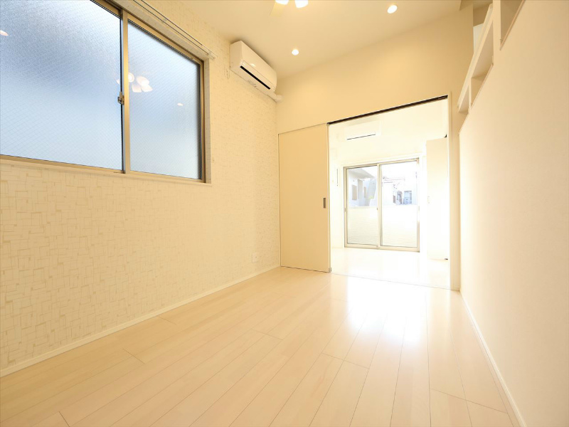 バルコニー　ＬＤＫ8.2帖　洋室3.7帖　ロフト5.4帖　同仕様写真