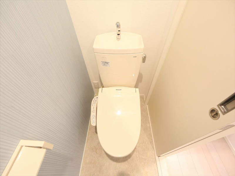 トイレ　温水洗浄暖房便座付トイレ　同仕様写真