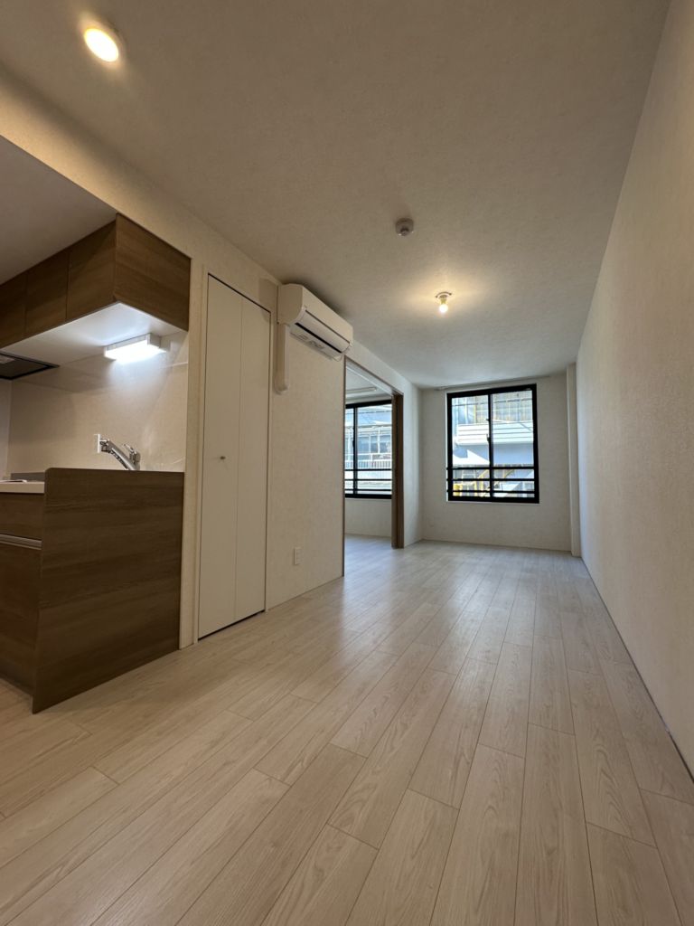 居室・リビング　こちらの居間で趣味の時間をお楽しみください