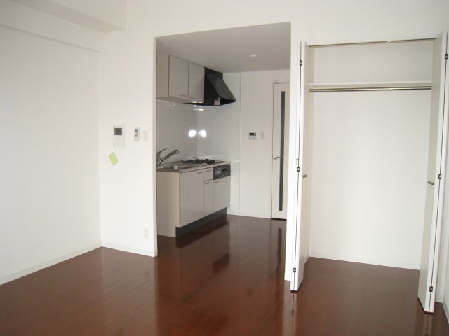 居室・リビング　同物件別号室の写真です。