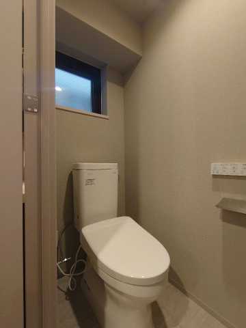 トイレ　※他部屋の同じ間取りの写真になります。