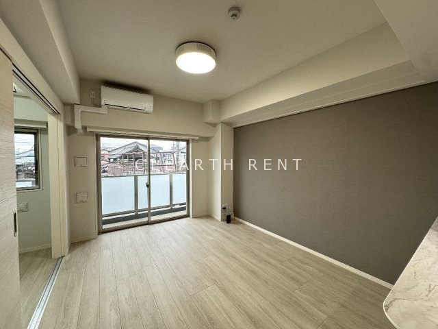 居室・リビング　同タイプ別住戸写真となります。現況と異なる場合がございます。