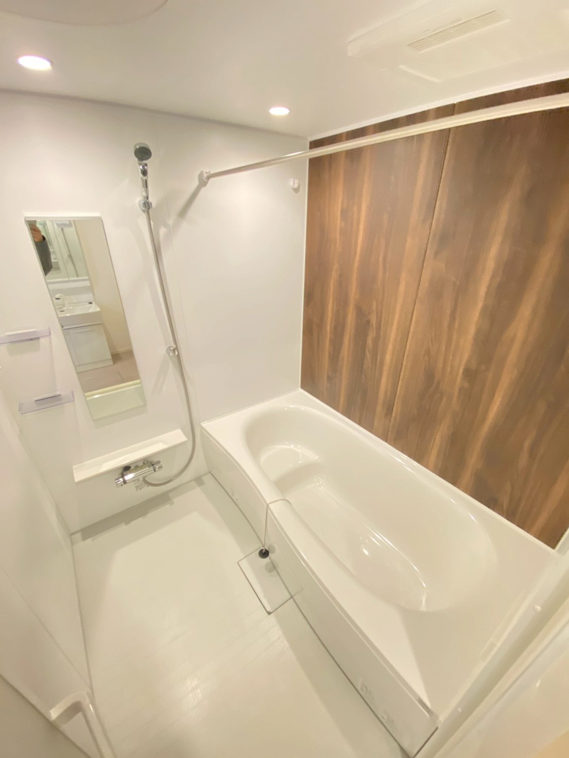 バス・シャワールーム　※同タイプ写真になります