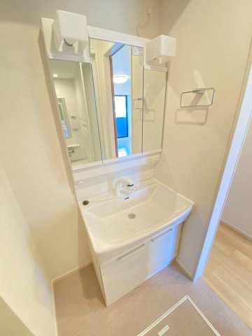 洗面設備　※同タイプ写真になります