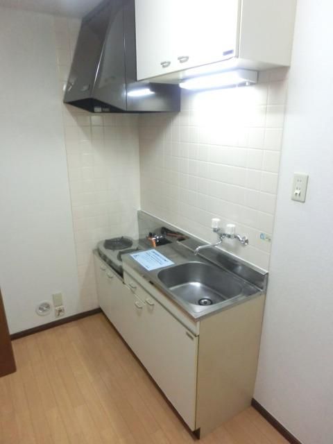 キッチン　２口ガスコンロ付きのキッチンです。