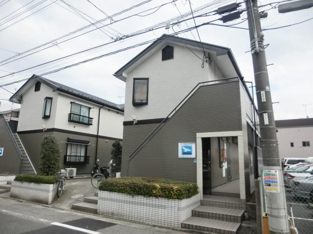 建物外観　閑静な住宅街に建つ物件です。