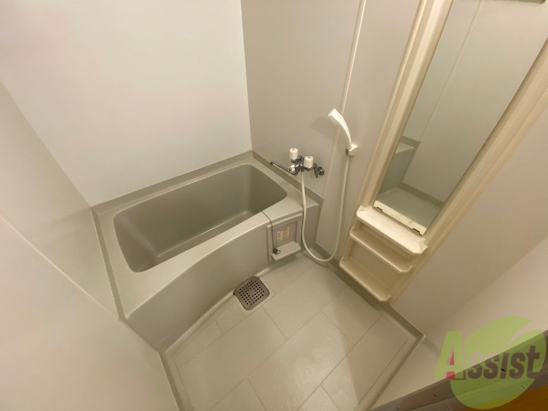 バス・シャワールーム　お風呂になります。一日の疲れを癒してくださいね。