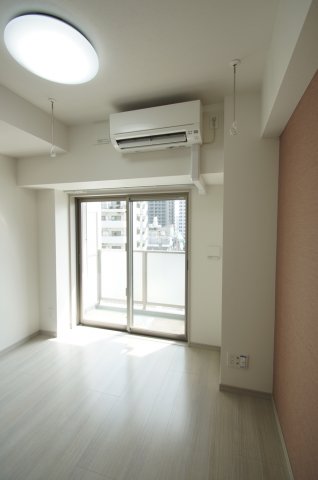 居室・リビング　「照明付のお部屋です」