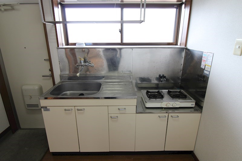 キッチン　ガスコンロ2口設置済み！