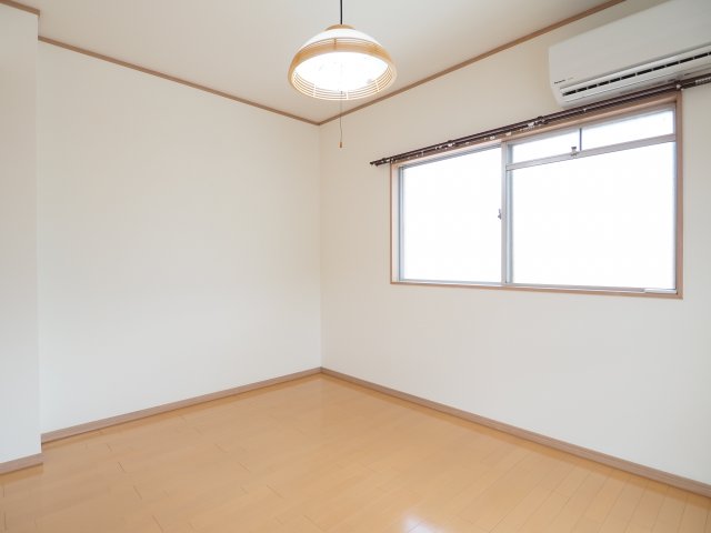 その他部屋・スペース　落ち着いて過ごせるお部屋なので、寝室にいかがでしょうか