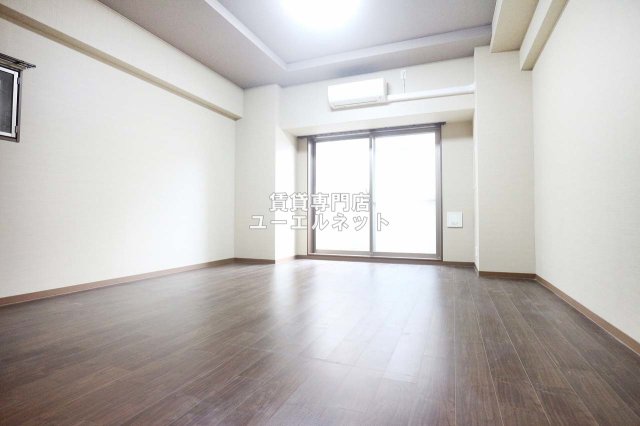 居室・リビング　ゆったりとくつろげる、落ち着きのある居室空間です