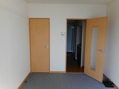 居室・リビング　１階はフローリング仕様