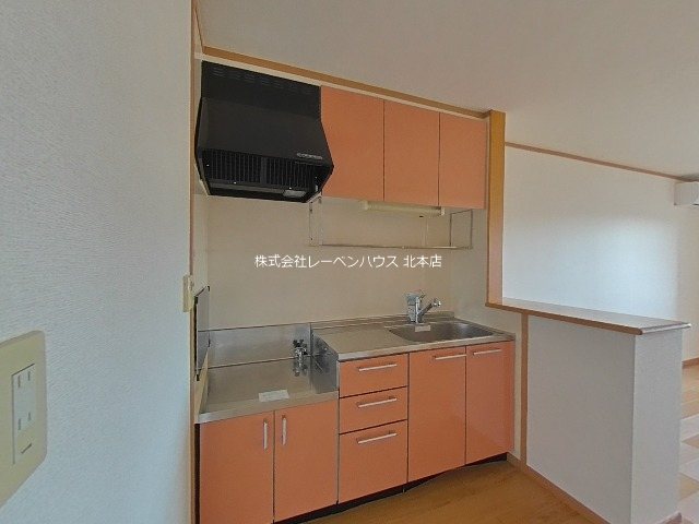 キッチン　同物件別部屋反転参考写真