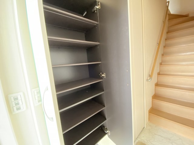 収納　シューズBOX