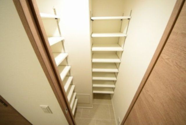 収納　写真は同タイプ住居です。