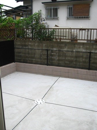 バルコニー　お洗濯をするのにも十分な幅です。(写真は同型物件)