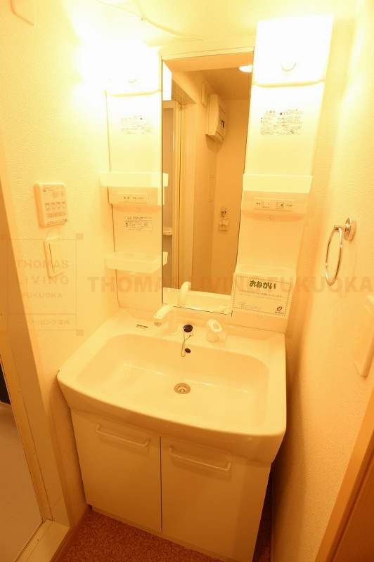 洗面設備　忙しい朝に嬉しいシャンプードレッサー。