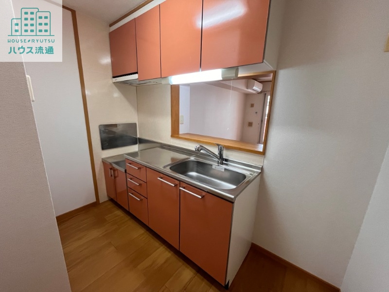 キッチン　※別号室の写真になります。