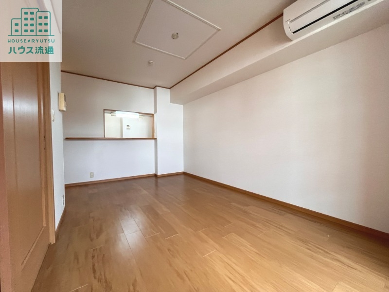 居室・リビング　※別号室の写真になります。